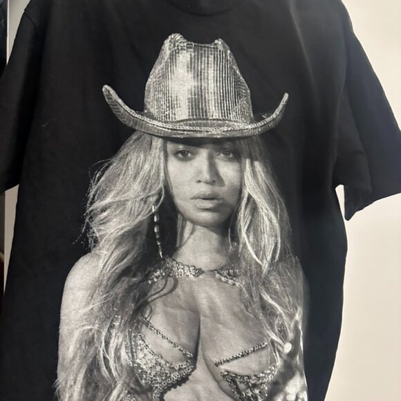 Beyonce Tops - Beyonce Renaissance Tour Shirt - Size L NEVER WORN